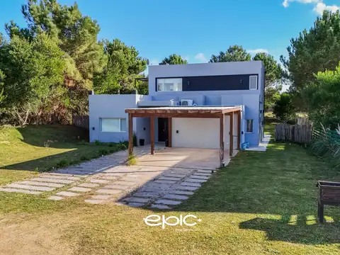 Casa en Barrio Costa Esmeralda