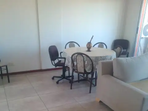 Republica 5000, Piso 4