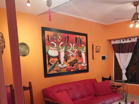 Casa 4 ambientes con 2 baños