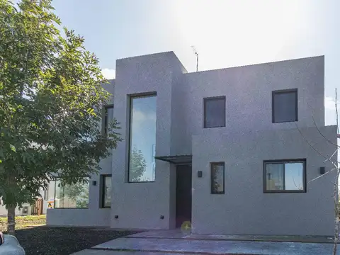 Venta Casa 4 Amb en El Naudir Escobar AV