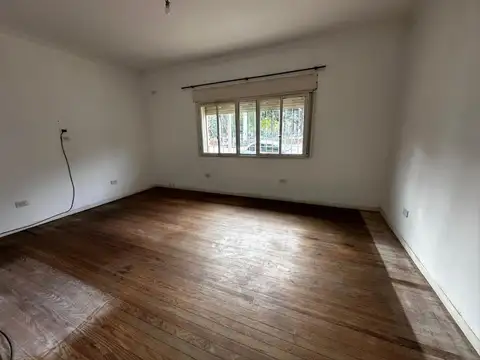 Casa en Alquiler con 1 cochera
