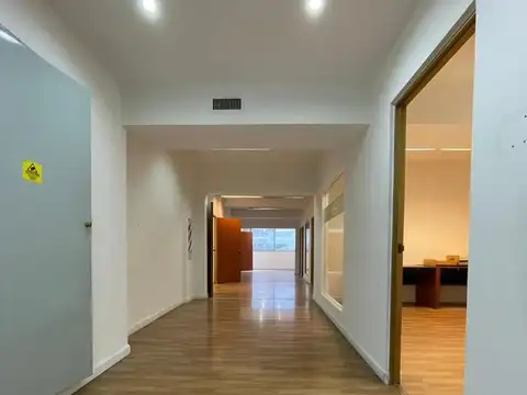 Oficina Comercial 200m2 Contrfrente Super Luminoso , Impecab