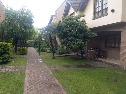 Venta Triplex San Miguel con cochera barrio cerrado
