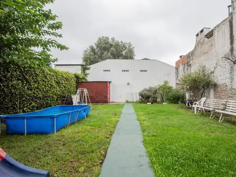 Casa 5 Ambientes en Venta en Villa Luzuriaga