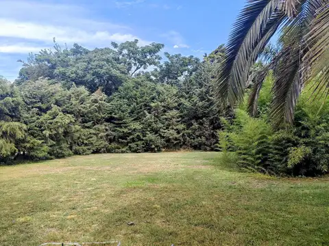 Venta gran lote 791 m2 en barrio Altos del Sol
