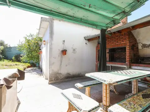 VENTA CASA 4 AMBIENTES A REFACCIONAR VILLA LYNCH