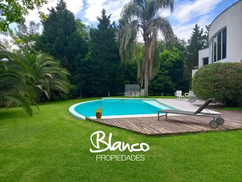 Pilar del lago 1100