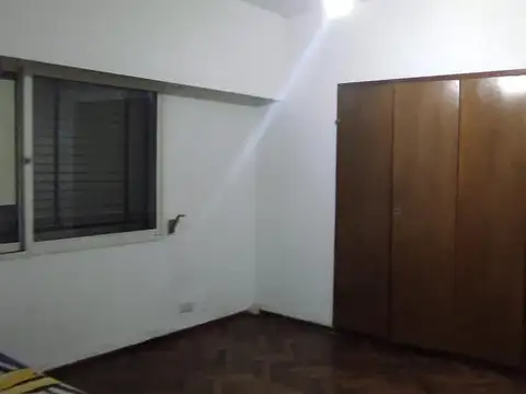 Casa 6 ambientes con 2 baños