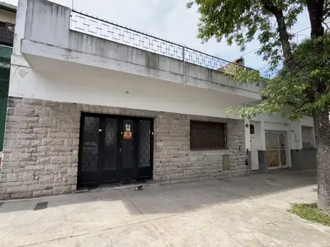 Casa a reciclar- Lote propio-Venta-Parque Chacabuco