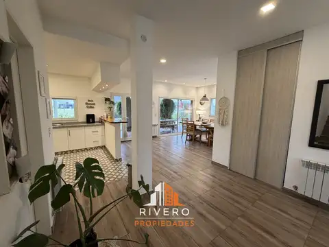 Casa 4 ambientes con 4 baños