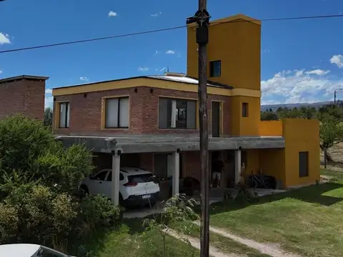 Venta Casa 3 dormitorios Mina Clavero Cordoba