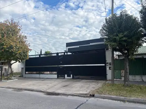 Pedro E. Farina 900