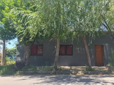 Casa de dos cuartos, USD 39.000 y apta para banco.