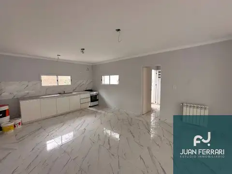 Casa en venta c/ cochera en Centro Norte