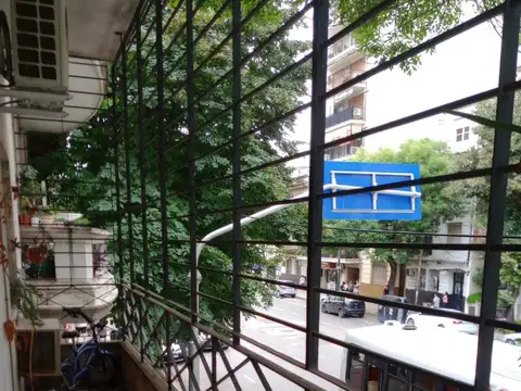 Avenida Martín García 500, Piso 1