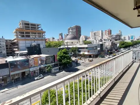 Departamento Cabildo 2134 al frente balcon corrido A RECICLAR venta