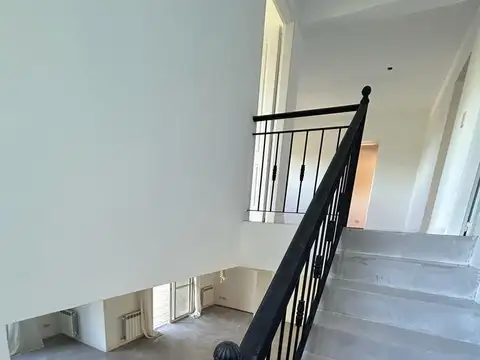 Casa 6 ambientes con 3 baños