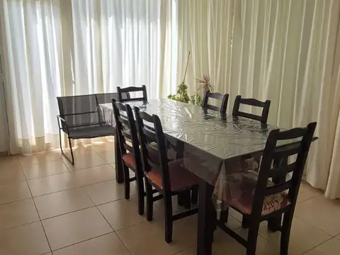 Casa 5 ambientes con 1 baño