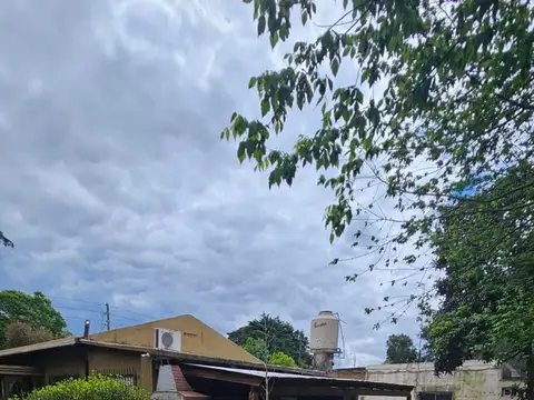 OPORTUNIDAD - DOS CASAS EN UN MISMO TERRENO