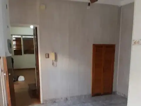 Venta Casa de 4 ambientes con garaje, terraza en Versalles
