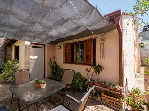 Casa 4 ambientes con 1 baño