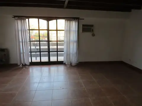 VENTA DE DEPARTAMENTO 3 AMBIENTES EN HURLINGHAM