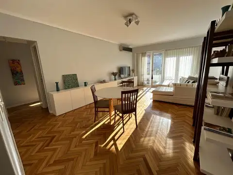 VENTA - Recoleta - 3 amb amplio. Piso alto. Reciclado.