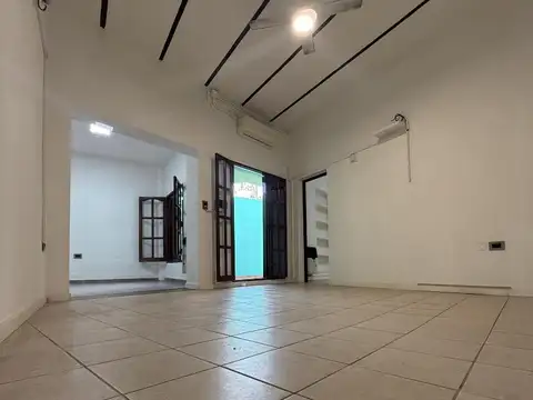 Casa 2 ambientes con 2 baños
