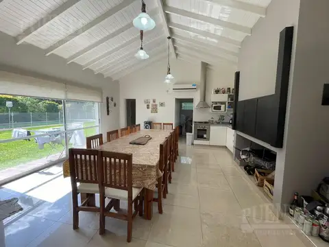 Casa en Venta en El Centauro, USD 400.000