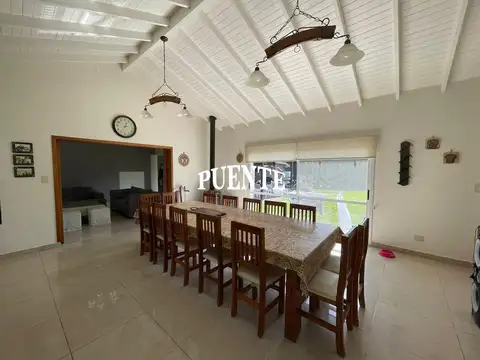 Casa 6 ambientes con 4 baños