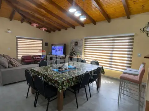 Casa 6 ambientes con 4 baños