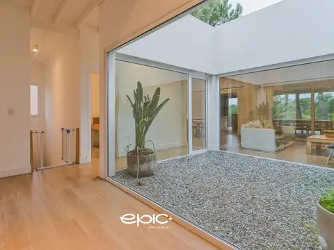 Casa 5 ambientes con 3 baños