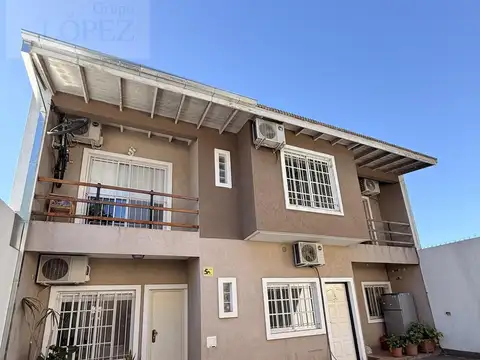 Venta Duplex en Munro - 3 ambientes con cochera, patio, parrilla, jardín, APTO CRÉDITO