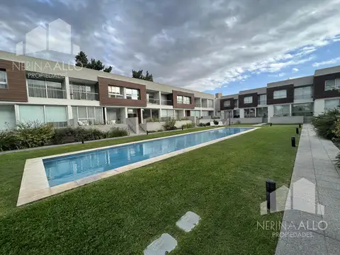 VENTA DEPARTAMENTO EN COMPLEJO 3 AMBIENTES CON COCHERA EN ITUZAINGÓ NORTE