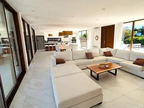 Casa en Venta al Este