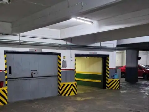 Senillosa e/ Rosario y Guayaquil