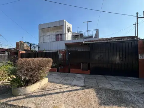 Venta Casa 4 Ambientes  Merlo