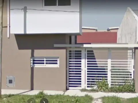 Departamento en Alquiler en Villa Elvira, $ 710.200