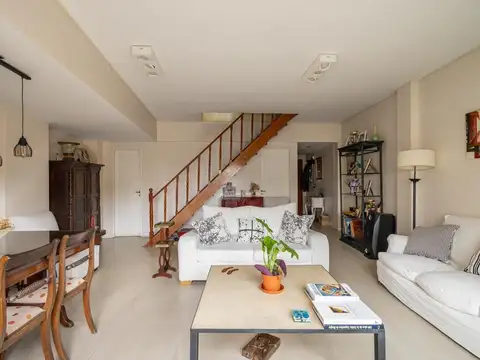 Duplex muy luminoso con cochera