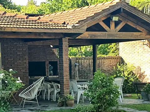 SEBASTIAN EL CANO 2392 ENTRE MANSILLA Y QUIROZ 2300