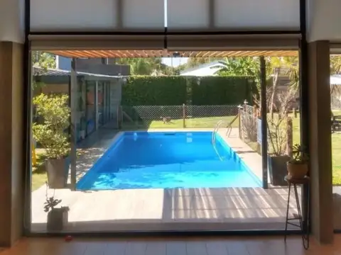 Casa en Venta con 3 cocheras