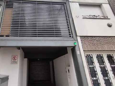 Venta cochera ingreso único e independiente - URQUIZA Y CASTELLANOS