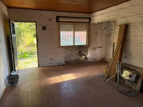 Casa 2 ambientes con 1 baño