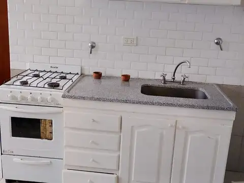 Depto Tipo Casa 2 ambientes con 1 baño