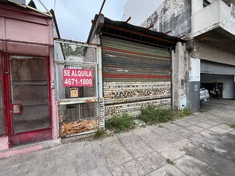 LOCAL- GALPON IDEAL DEPOSITO MUY BIEN UBICADO