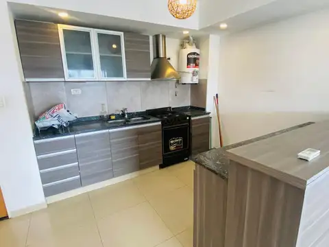 Departamento en alquiler en Monte Castro  3 AMB  FTE C/COCHERA