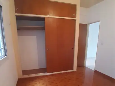 2 AMBIENTES AL FRENTE CON TERRAZA PROPIA