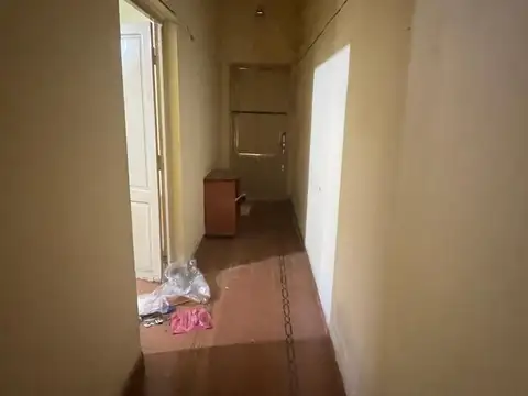 Casa 6 ambientes con 2 baños