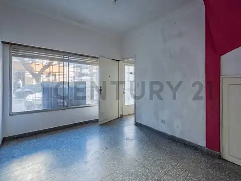 Ramon L. Falcon 4900, Piso 0