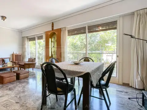 Casa 6 ambientes con 4 baños